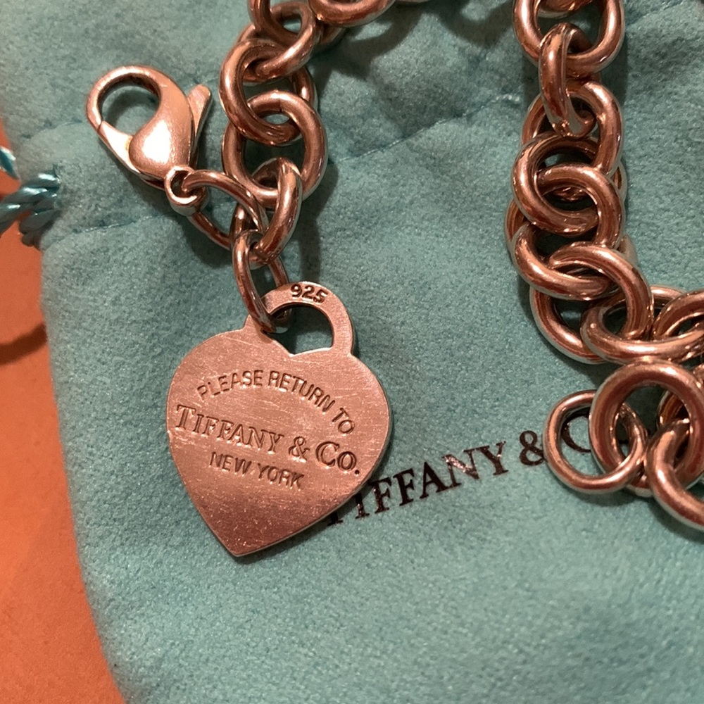 TIFFANY AND CO HEART BRACELET - Picture 5 of 9